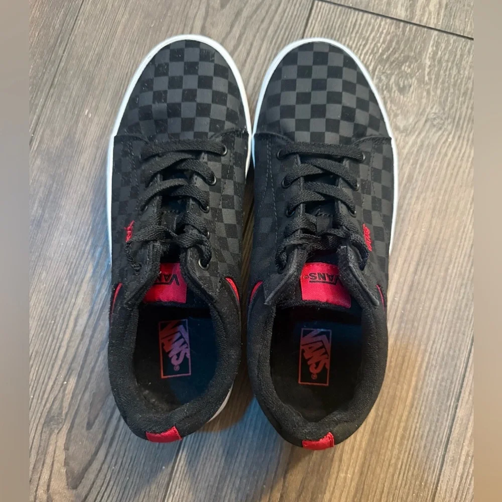Vans Ward Checkerboard Black Red Low Top Sneakers Youth 7 Mens 6 Womens 8.5